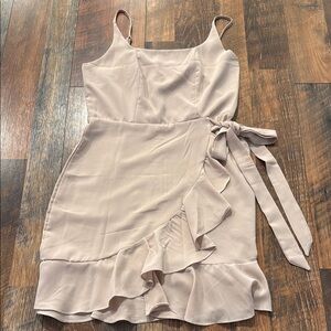 Elegant Beige Sleeveless Dress